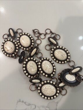 White Stone Oval Link Statement Belt
